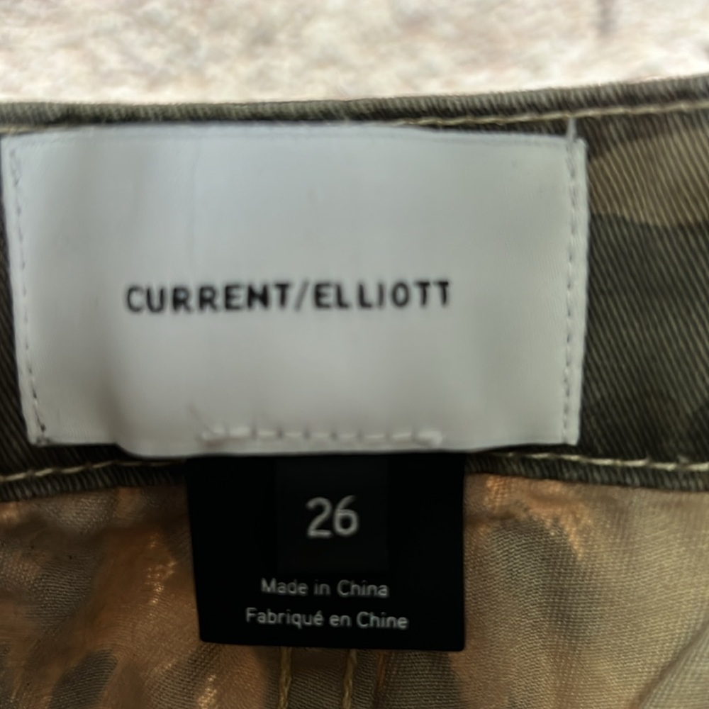 CURRENT/ELLIOTT The Clean Weslan Pantsin Camo Leopard Cropped pants size 26 A107 - Picture 4 of 5